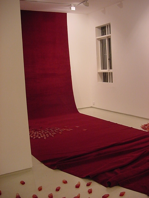 (ME) CALLING, Installation view, Noga Gallery of Contemporary Art, 2004